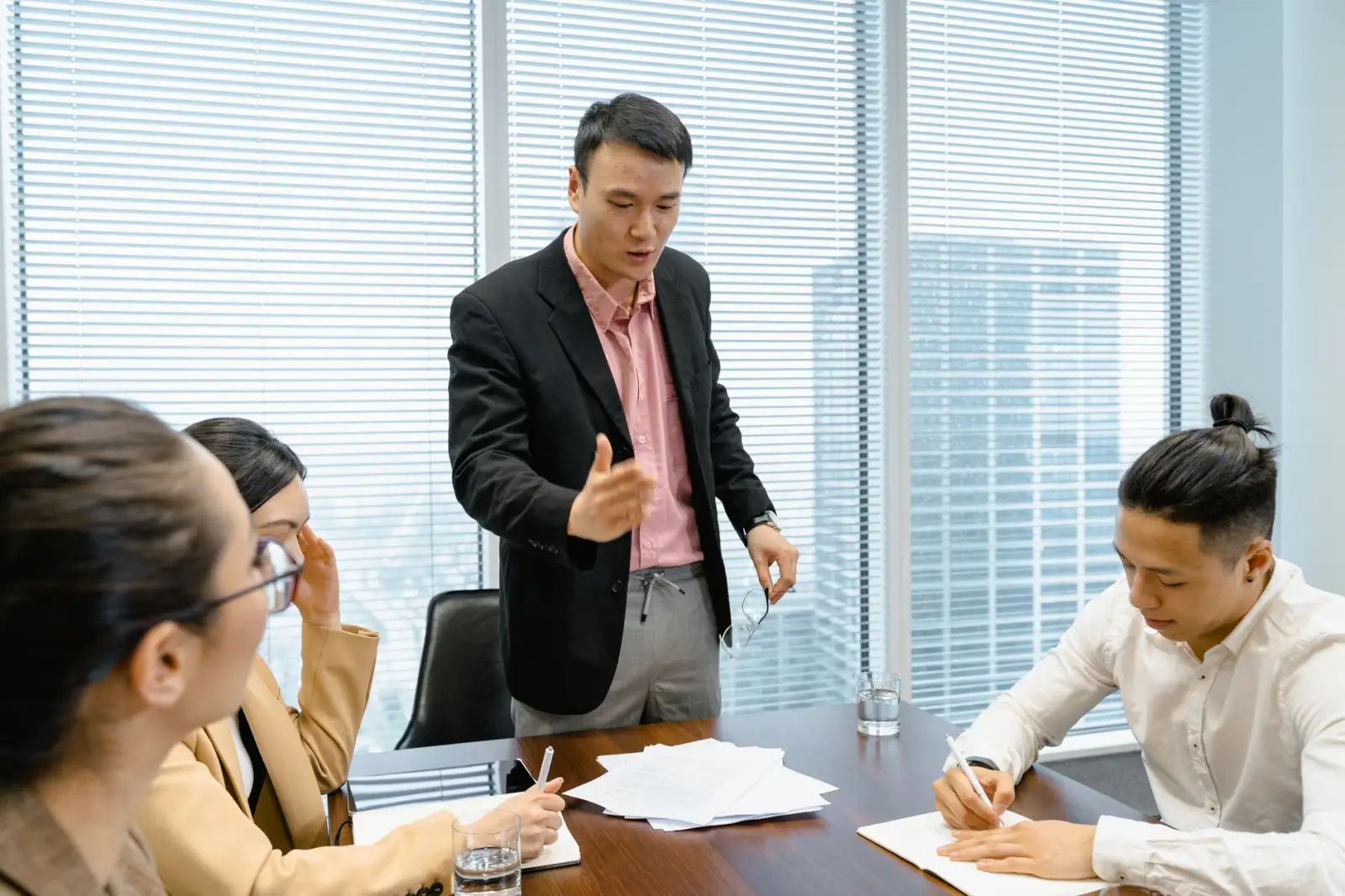 绩效体系设计对比：KPI与OKR在企业管理咨询中的适用场景正文配图 1